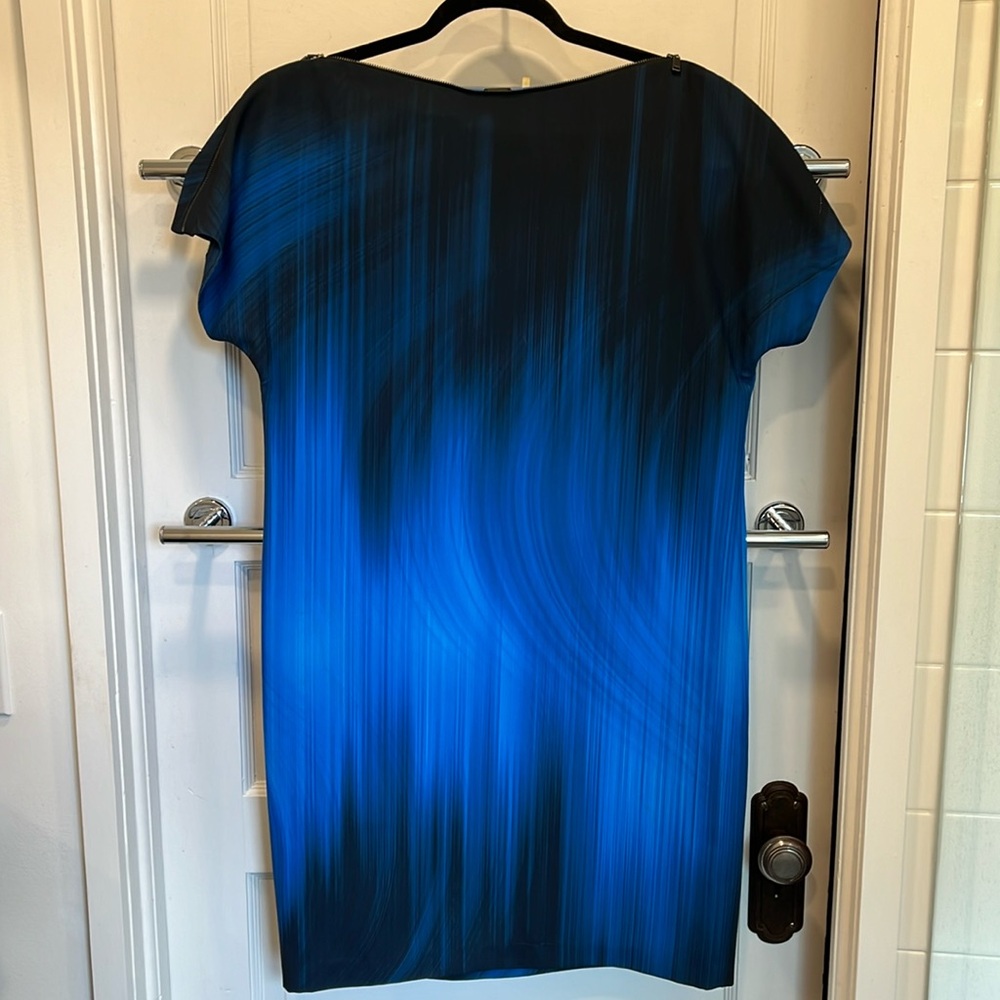 Elie Tahari blue wave dress
